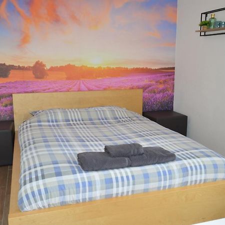 Modern And Private Studio With All Comfort! Apartment Roeselare Bagian luar foto