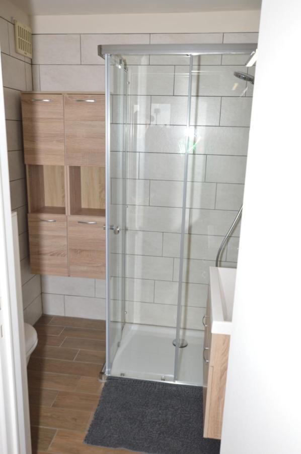 Modern And Private Studio With All Comfort! Apartment Roeselare Bagian luar foto